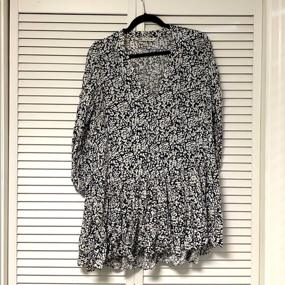 Zara long sleeve black and white smocked dress - Picture 2 of 8